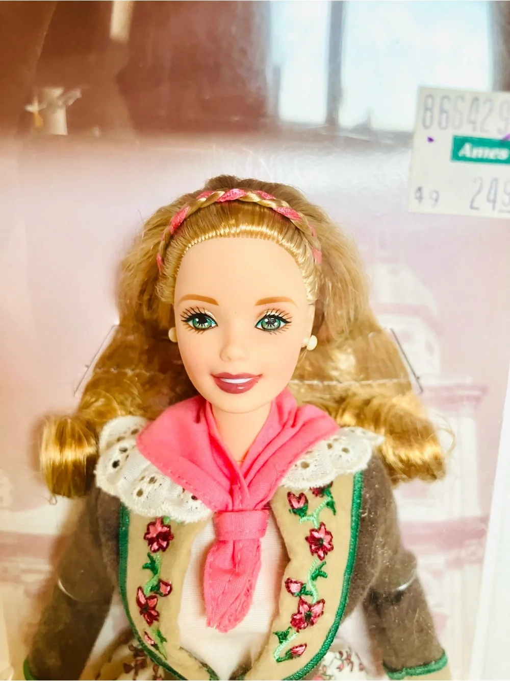 Barbie 1998 DOTW Austrian Barbie Fashion Doll New Minor Box Damage #21553